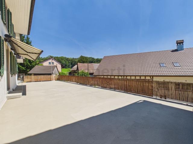 Farm with 9 rooms on sale in Lengnau 210 m² | dreamo. Ch