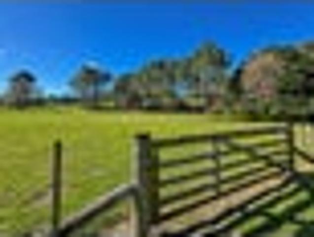 Farmhouse Charm on a Rare 1.8ha Block