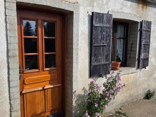 Farmhouse on sale in Les Planchettes Ref M8VZ R4WK 1309 | dreamo. Ch