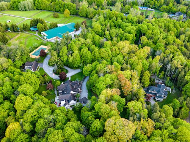 Farmhouse with garden and pool