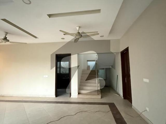 Farmhouse/House Is Available Bani Gala