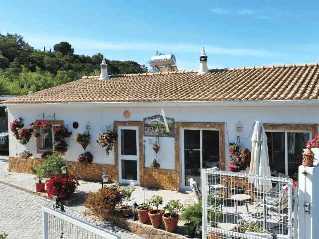 Faro, Estoi Uma Moradia de 2 Quartos e 2 Casas de Banho Bem Conservada com Piscina Faro, Estoi