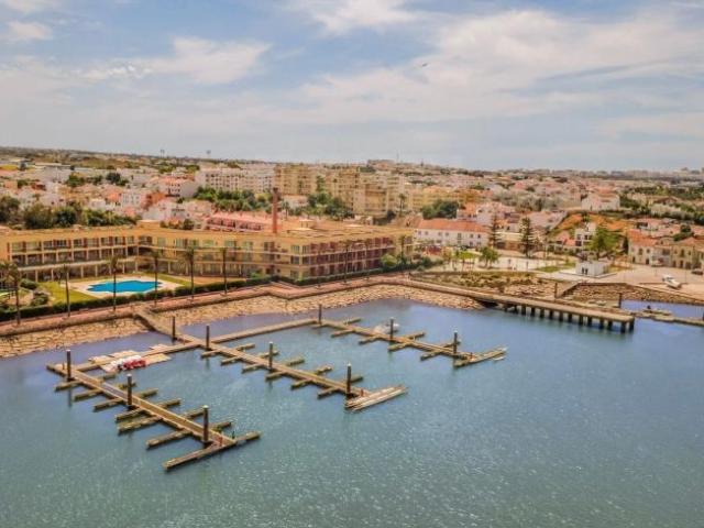 Faro Lagoa 8400 103798673
