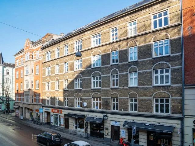Fast p plads i rolig baggård på Frederiksberg
