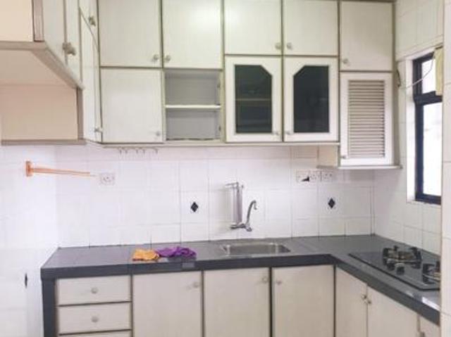 Fast Selling 1 Carpark Eastern Court 3 Room Well Maintained Jelutong