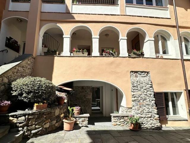 Fascinating 2 room apartment in historic house near the lake