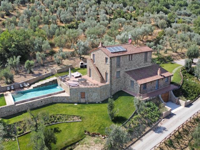 Fattoria di lusso con piscina a sfioro a Cortona 260m² Cortona
