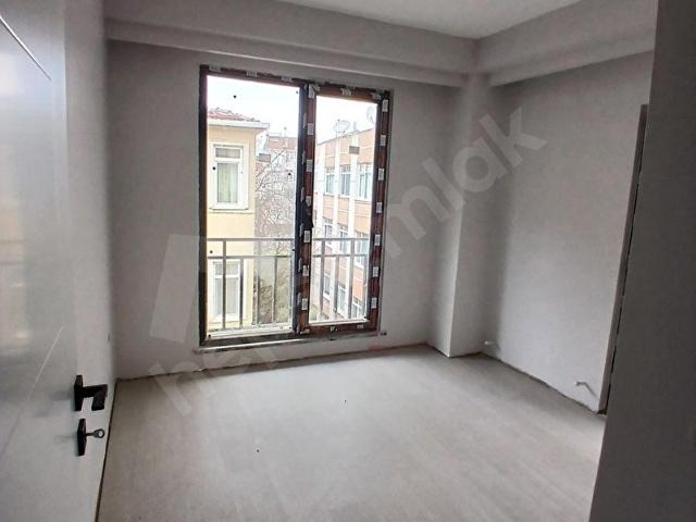 FATİH SİLİVRİKAPI MAH. Ş.TURAN TOPAL. SOK. SIFIR DUBLEKS 120 M2