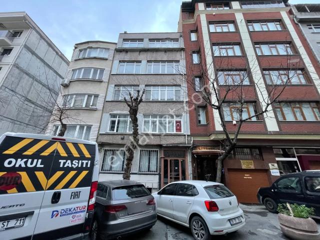 Fatih Akşemsettin Mah Akdeniz Sarıgüzel Cad. Satılık 2+1 Daire