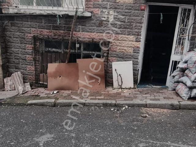Fatih Ayvansaray Mahallesinde / 61m2/ 2 Katlı Satılık Bina