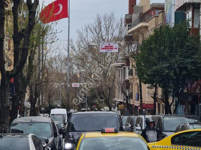 Fatih Büyük Karaman Caddesinde Bina