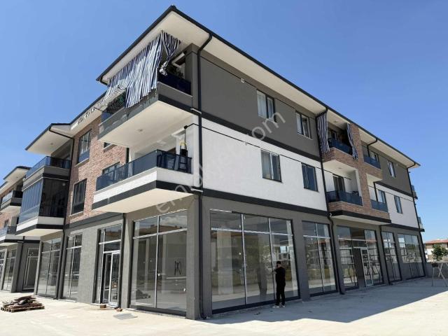 Fatih Mah. Kiralık Çıkmalar İle Beraber 700 M2 Köşe Dükkan