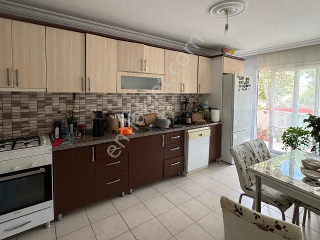 Fatih Mahallesi Tuna Caddesi Üzerinde Satılık 3+1 Daire