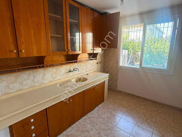 Fatih Mahallesi'nde Merkezi Konumda 3+1 Balkonlu Kiralık Daire