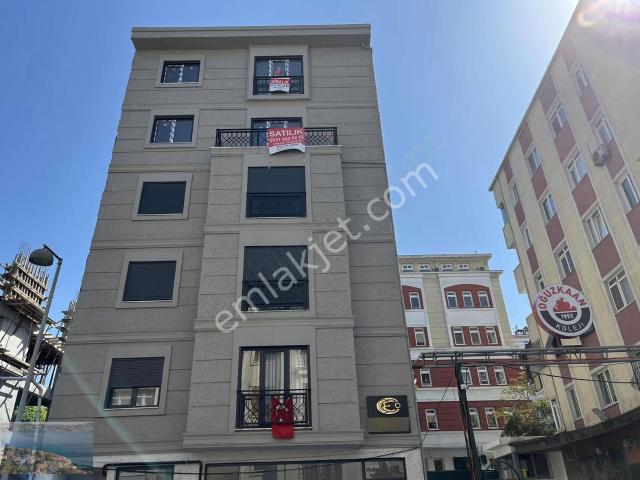 Fatih Molla Gürani'de 3+1 110 M2 4.kat Satılık Daire