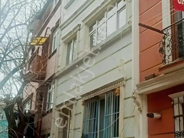 Fatih Nişancamahallesi Türkelicaddesiyanında 6 Katlı Kelepirbina