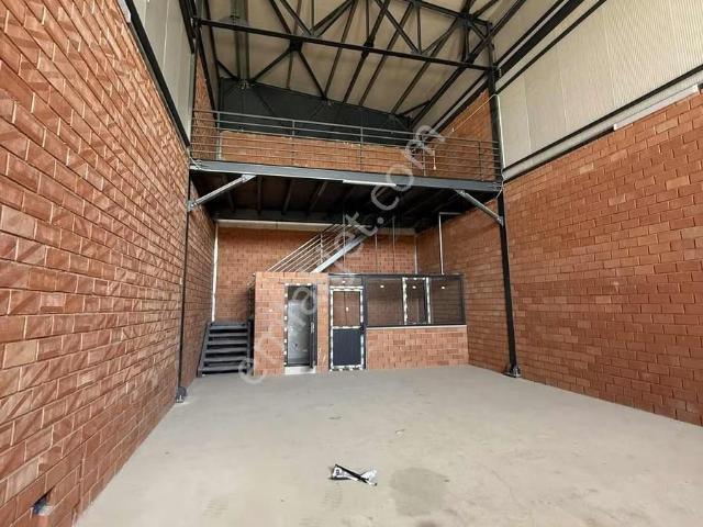 Fatih Sanayi Sitesin'de Kiralık 202 M2 Batarlı Ofis & Dükkan