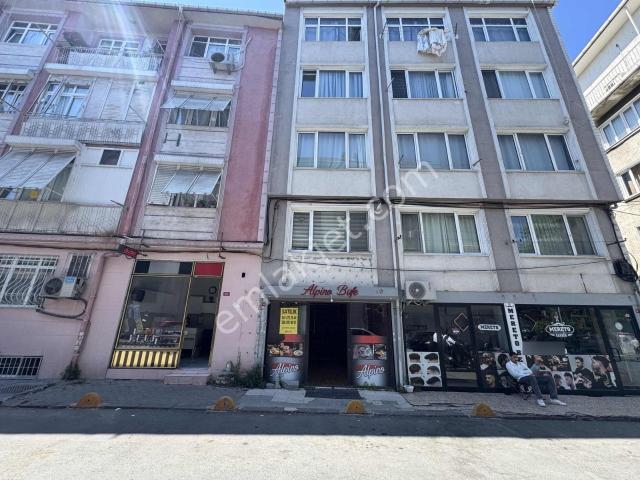 Fatih Sumbülefendi 'de Merkezi Konumda Depolu Dükkan