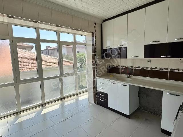 Fatih'te Satılık 2+1 Daire: 90m² Net, 3 Balkonlu, Merkezi Konum!