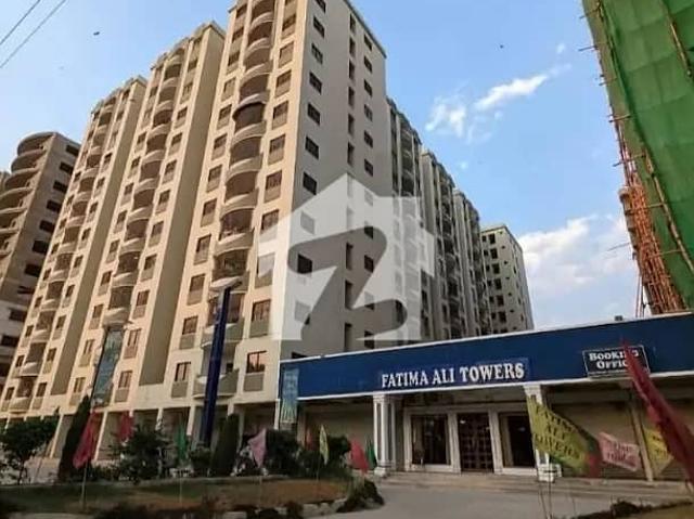 Fatima Ali Towers Flat Sized 900 Square Feet For Sale