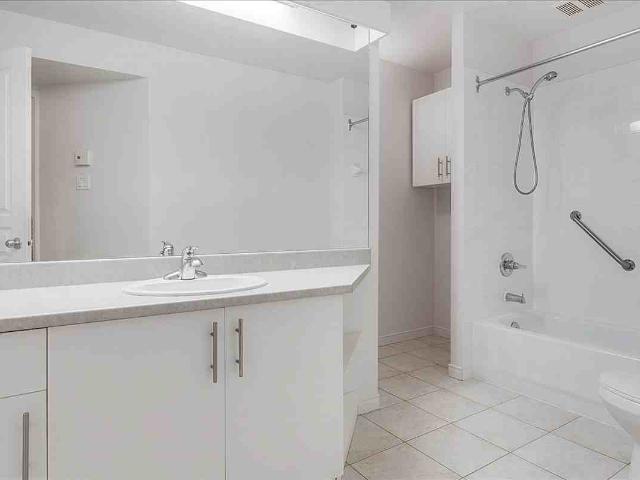 Faubourg de la Pointe and Domaine Laudance Apartments 3 Bedroom Apartment for Rent at 900 900, 920 Laudance, 3780,3786,3792,3793, 3798 Le Marié, 3700, 3706 des Com, Québec, QC G1X 4V6 Pointe de Sainte Foy