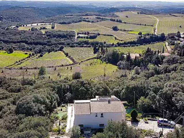 Faugères 34600 Achat / Vente maison 4 pièces t4 au dernier étage terrasse