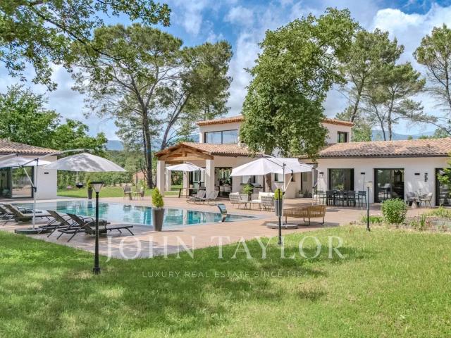 Fayence maison d'architecte neuve