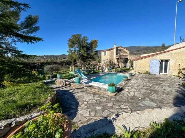 Fayence – Bastide & parcelle constructible ? 195m² Fayence