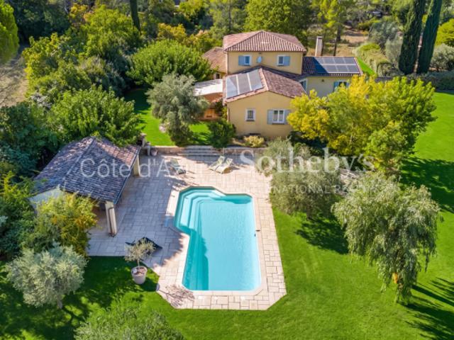 Fayence, propriété provençale avec piscine, studio indépendant et vue dégagée