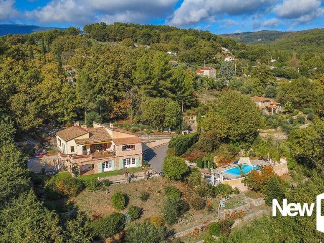 Fayence Très belle propriété d'environ 225 m² avec vue exc. 225m² Fayence