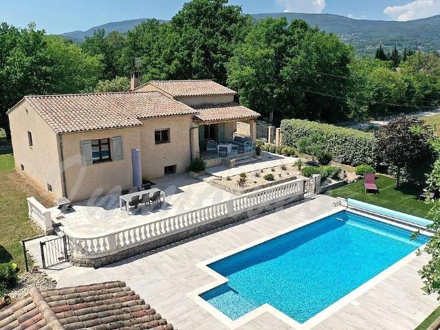 Fayence – Villa familiale avec 5 chambres, piscine et pool h. 200m² Fayence
