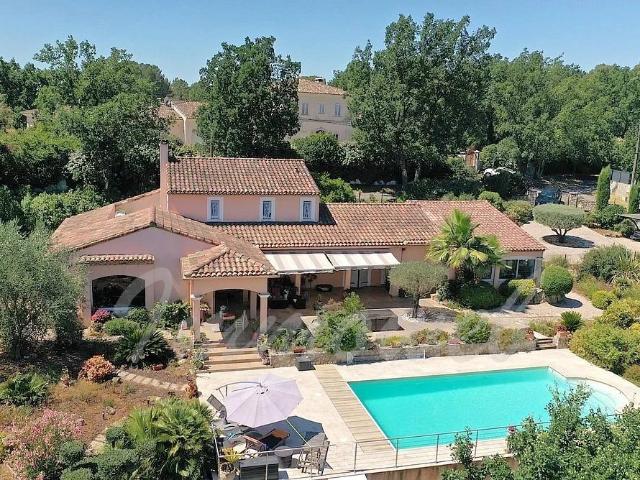 Fayence – Villa provençale 230 m² avec piscine, cuisine d’ét. 230m² Fayence