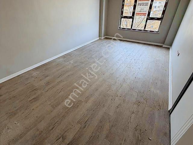 Fazelden Kütahya Yolu Caddeye Yakın Zeminden Isıtma 2+1
