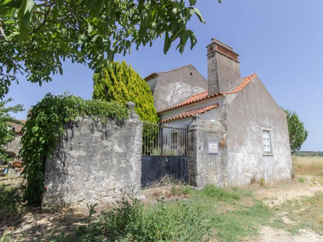 Fazenda de 20.000 m2 com vila, paiol de 160 m2 e poço 290m² Casével e Vaqueiros
