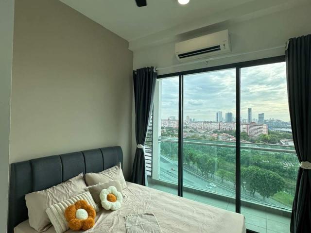 Female Comfy balcony room for rent at verando residence
