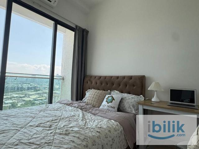 Female Comfy balcony room for rent at verando residence