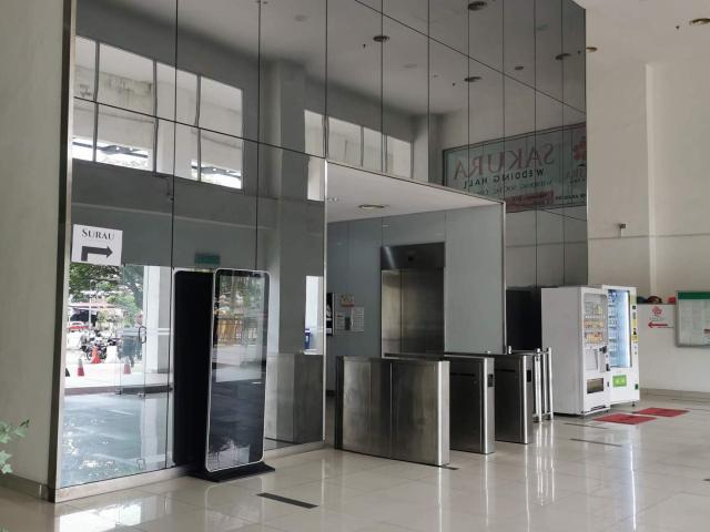 Female aircond room