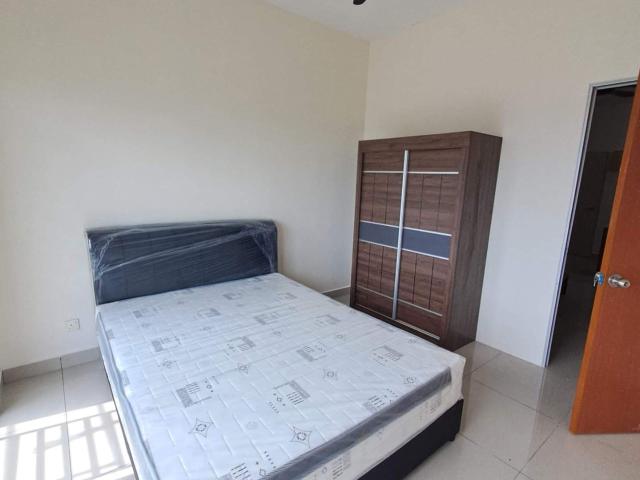 Female Balcony Unit oug Parklane