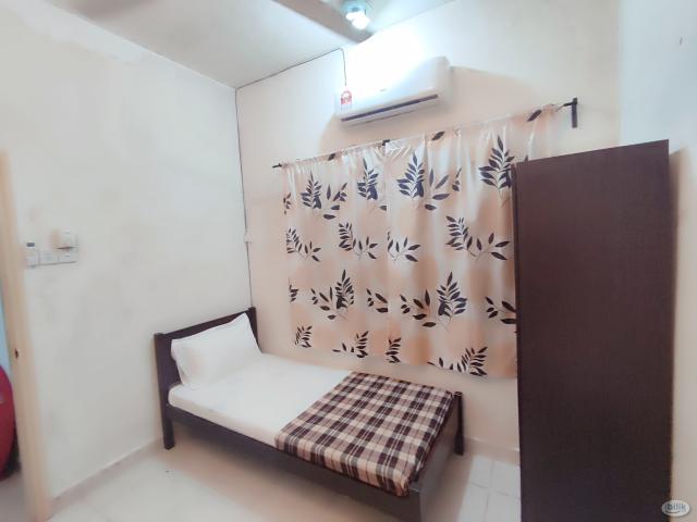 Female Best small room at pelangi utama Condominium