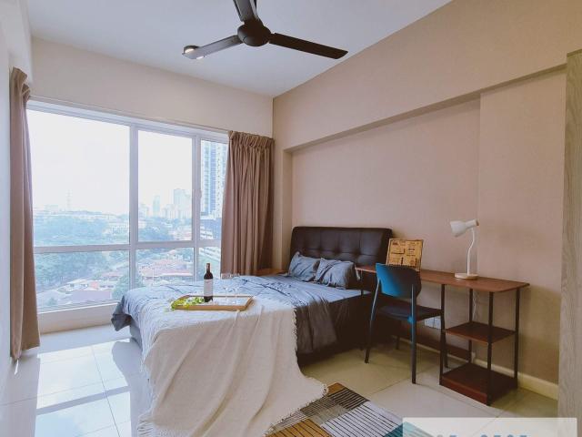 Female】Big Medium Room Queen Bed RM800 @ Tiara Mutiara OKR, Fully Furnished, included utility