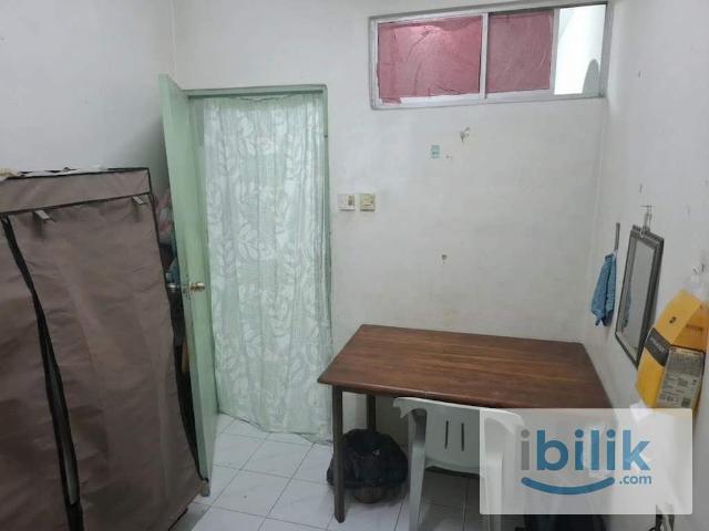 Female Housemate Wanted Old Flat UPM, Available in MID SEP 2026