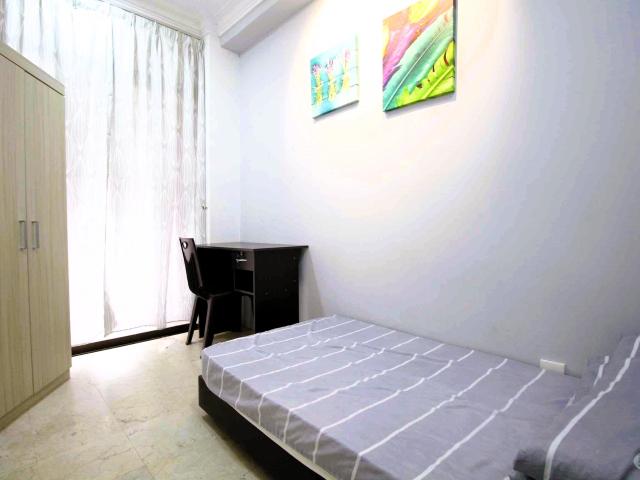 Female Only. 7 mins to Publika, AC Room, Low Deposit Menara Duta 2, Dutamas