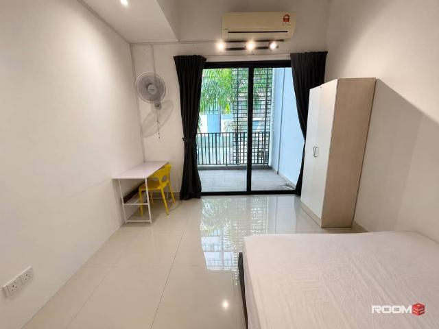 Female Only Fully Furnished Room For Rent @ I Residences | ‍♀️‍➡️ Walk to Central i City Mall