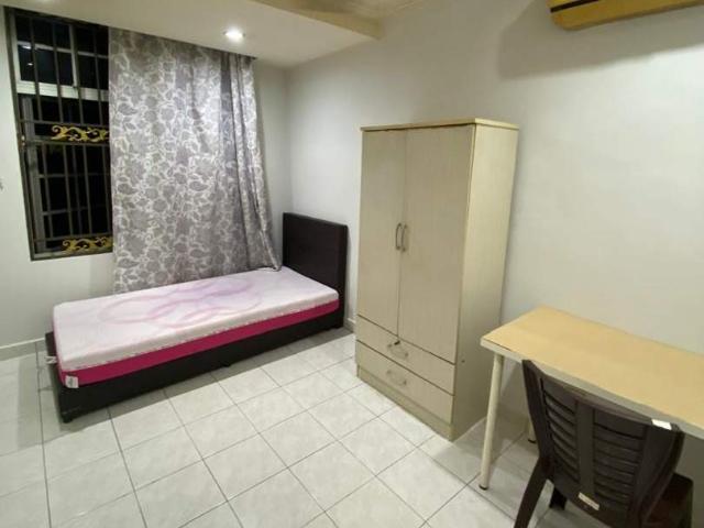FEMALE ONLY Fully Furnished Room Rent at Bandar Botanic Klang