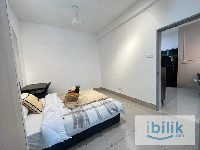 Female Only Master Room | Razak City Residence