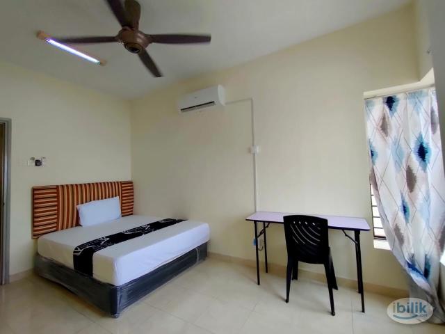 Female only middle room available at pelangi utama Condominium