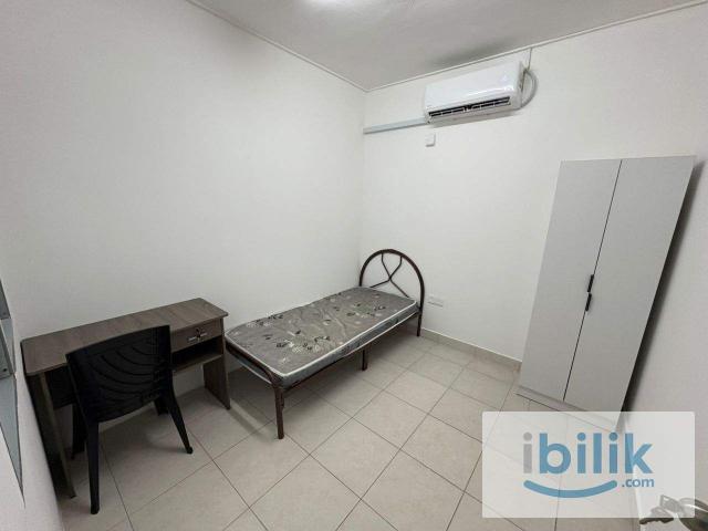 [Female Only] Single Room with Aircond at Cyberia Smarthomes, Cyberjaya