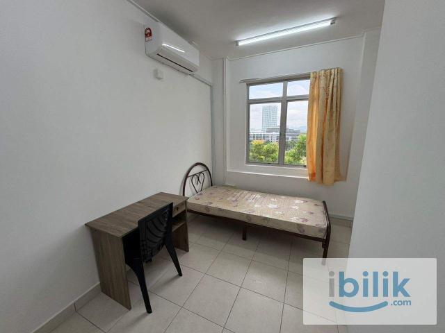 [Female Only] Single Room with Aircond at Cyberia Smarthomes, Cyberjaya
