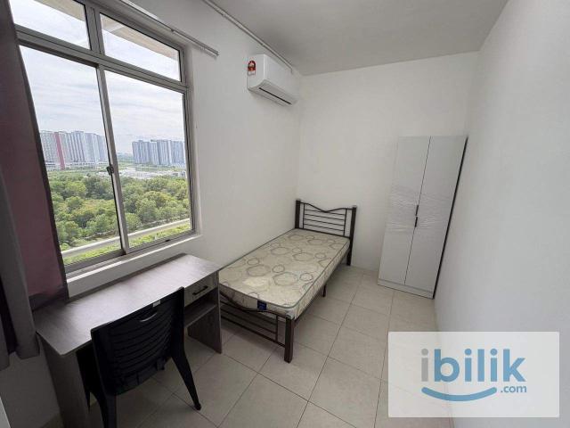 [Female Only] Single Room with Aircond at Cyberia Smarthomes, Cyberjaya