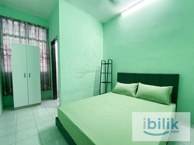 FEMALE MALAY | Master Room at Gadong Jaya, Labu, Seremban 2, Negeri Sembilan | TR0015
